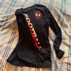 Like new boys under armour long sleeve heat gear tee